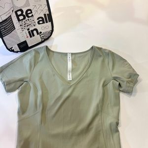 Lululemon Women’s Align Tshirt Size 8 Mint Green